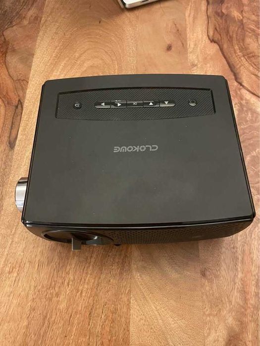 Projetor de vídeo 1080p com WiFi e Bluetooth - como novo