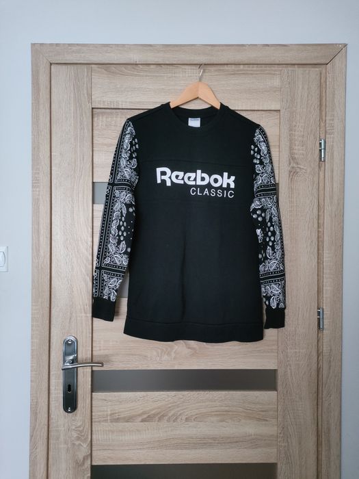 Bawełniana damska czarna bluza ze wzorem na rękawach Reebok Classic