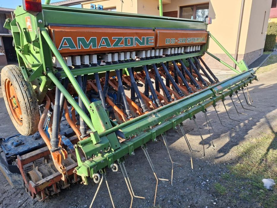 Agregat uprawowo siewny 3m  FROST Amazone D8 Special brona wirowa