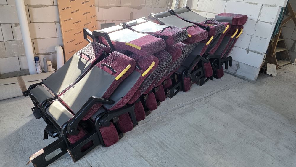 Siedzenia fotele z pasami Autosan A0909L Tramp