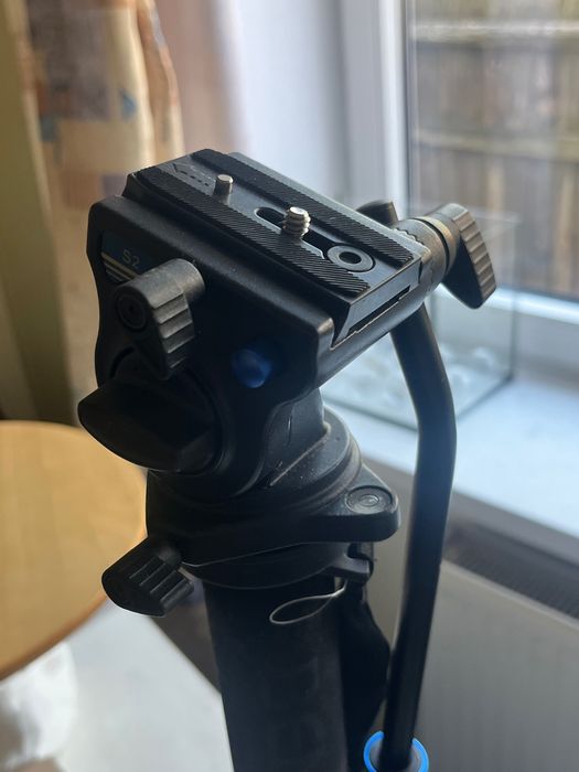 монопод Benro A38FD