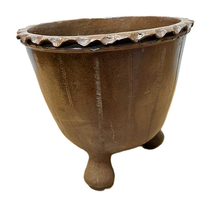 Vaso centenário em Grés da Campos Filhos Alvarães. medidas 30X32 cm