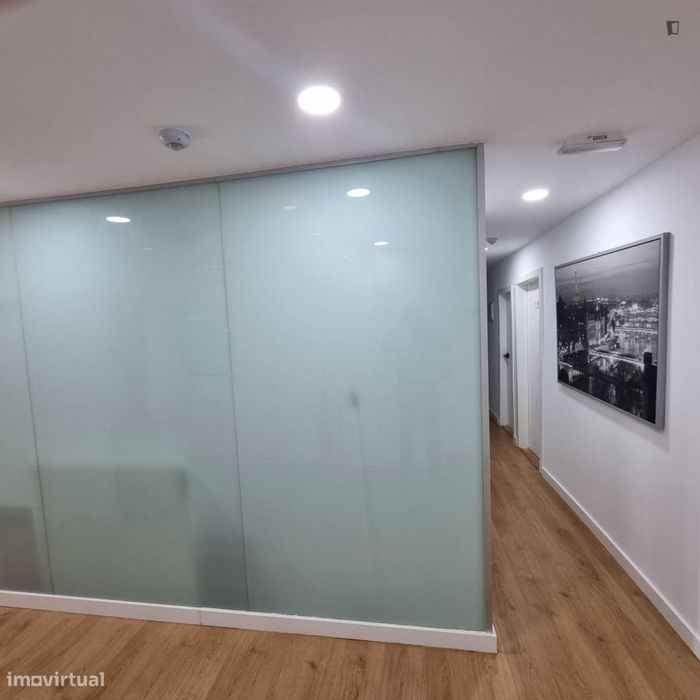 Quarto - localizado em Picoas Lisbon