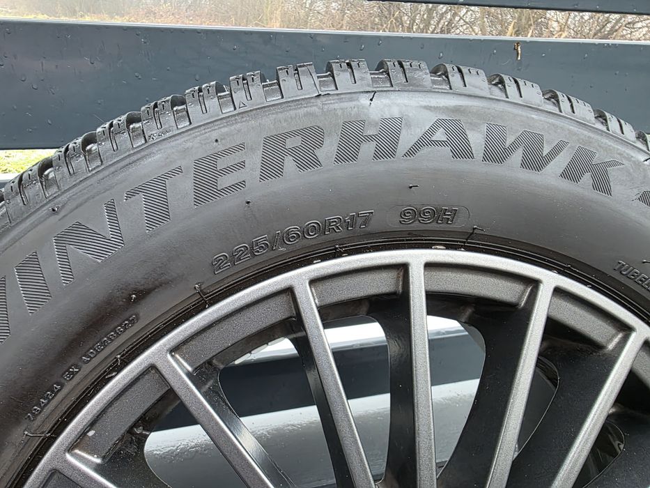 Komplet opon z felgami