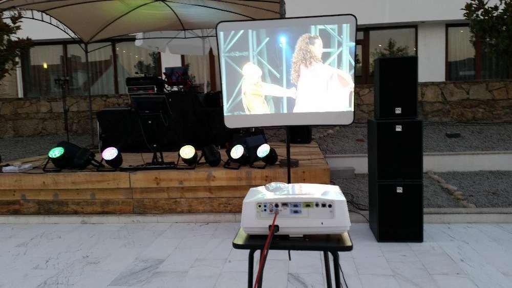 Festas e Eventos, Karaoke e DJ (Luzes/Robótica) Casamentos, Batizados