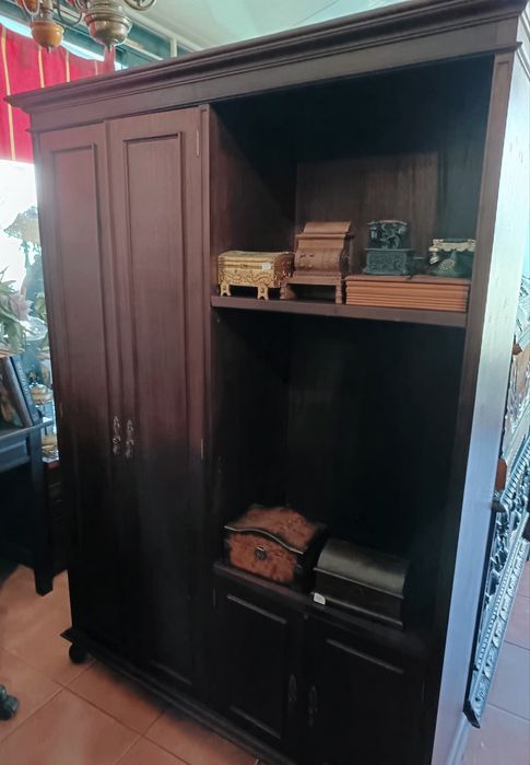 Móvel com roupeiro multi usos