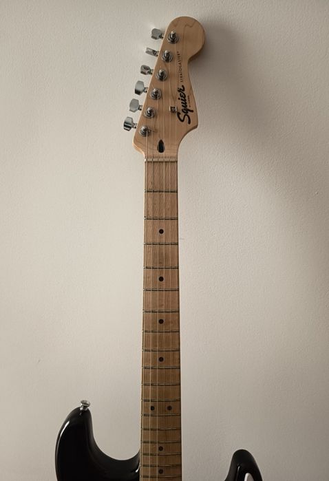 Guitarra Fender Squier stratocaster
Guitarra em ótimo estado, alguns m