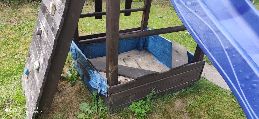 Plac zabaw drewniany,domek, huśtawki