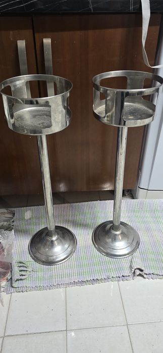 Pes em inox para baldes de gelo