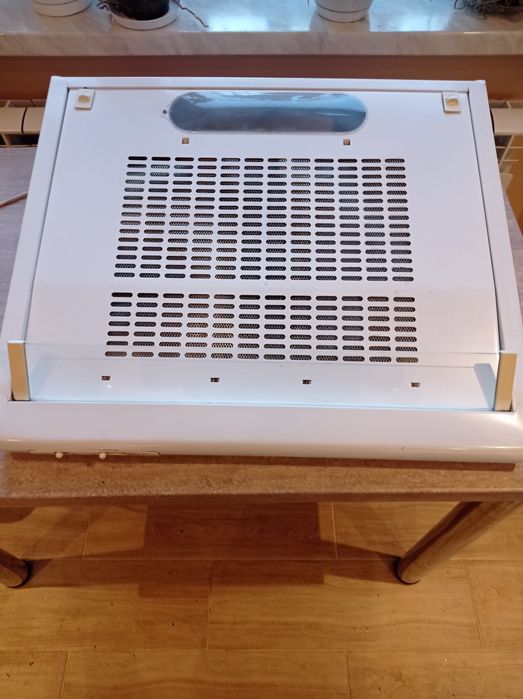 Okap kuchenny podszafkowy