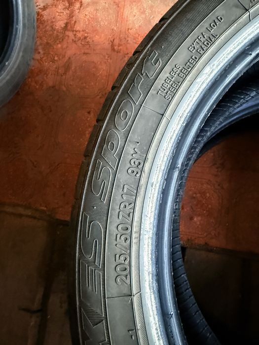 Б/у  летнюю резину комплект R17  205 50