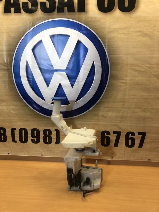 Бачок омивача скла на Volkswagen Passat CC