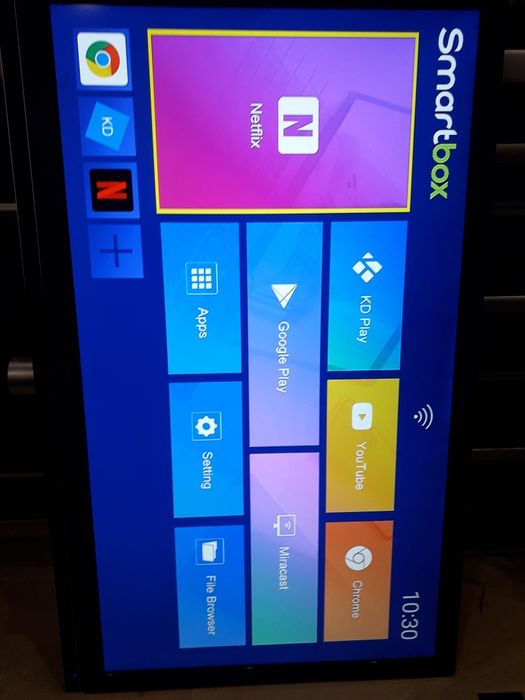 Великий ідеальний тонкий сучасний LED  телевізор  з Німеччини з гарант