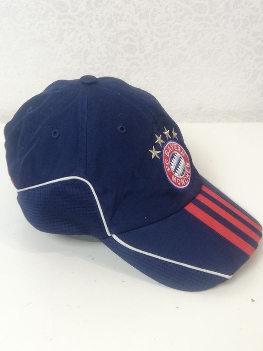 Czapka z daszkiem Adidas BAYERN Monachium