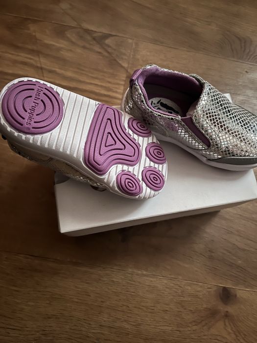 Продам мокасини.На дівчинку.Розмір 20,21,22