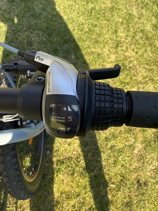 Rower Cube acid 200 kola 20 cali