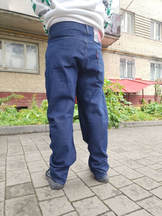 Джінси Баггі,Levis