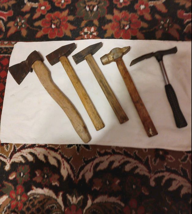 Сокири та молотки