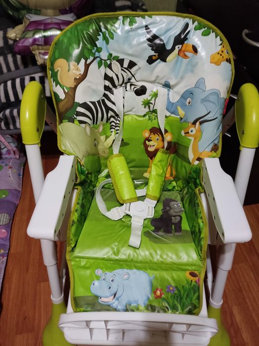 Стілець для годуваня