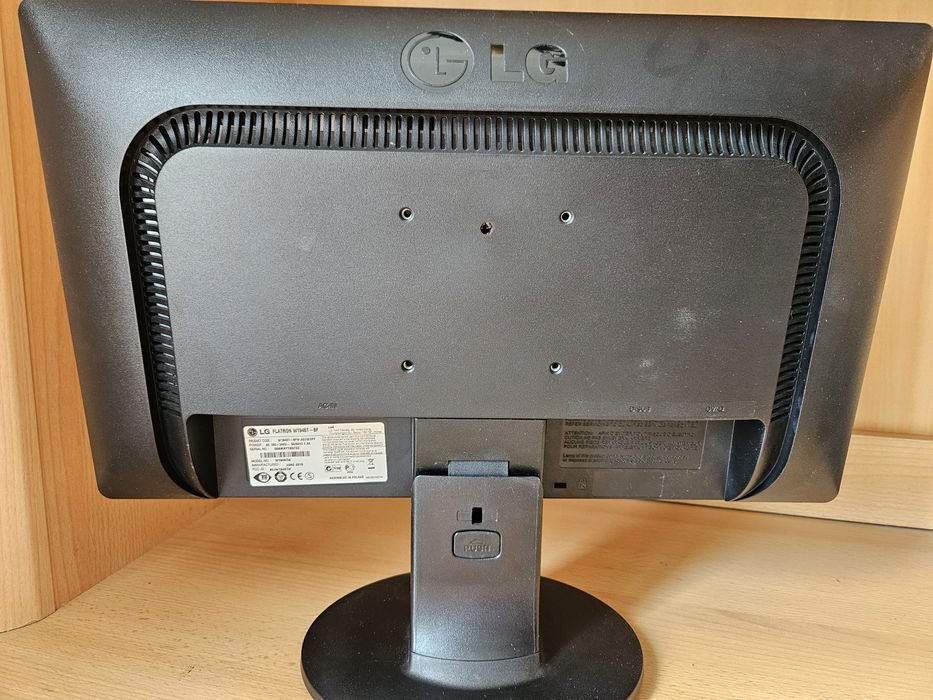 Монітор LG Electronics W1946T-BFW