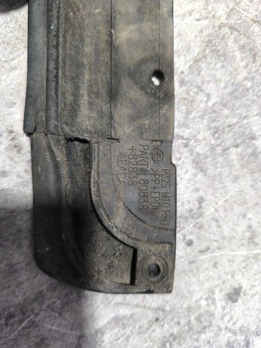 Ущільнювач гумова резинка низ дверей Nissan Qashqai J11 2013-2021