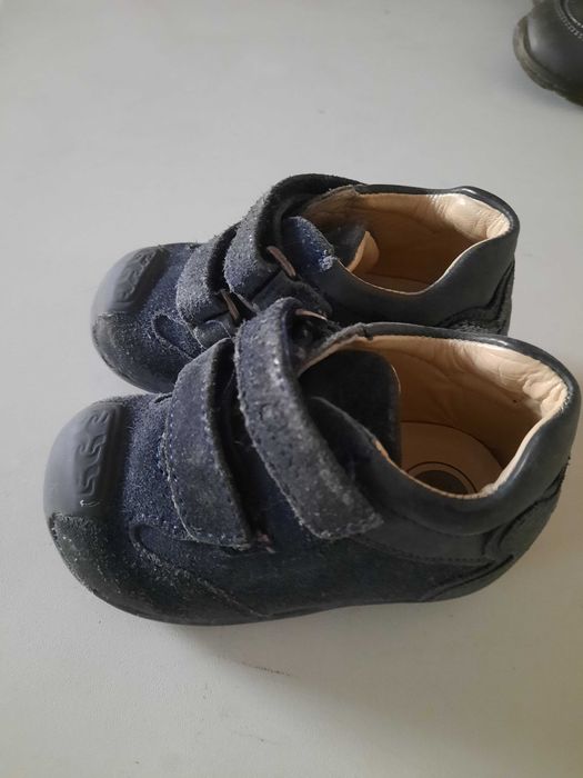 Sapatos menina tamanho 19