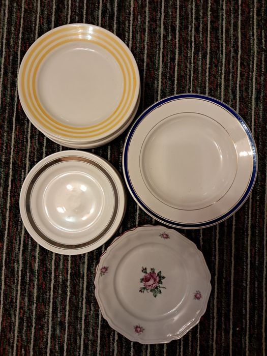 Продам тарелки новые