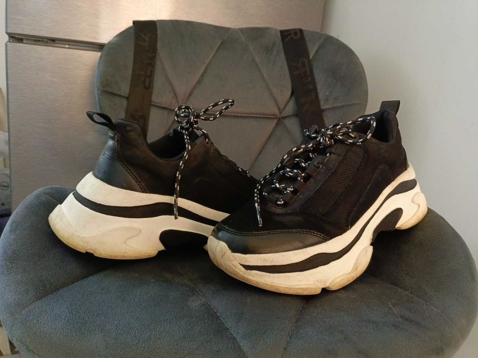 Брендові  кросівки Stradivarius 38 розмір.