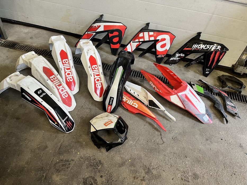 Owiewki aprilia sx 50 boczki zadupek ogon