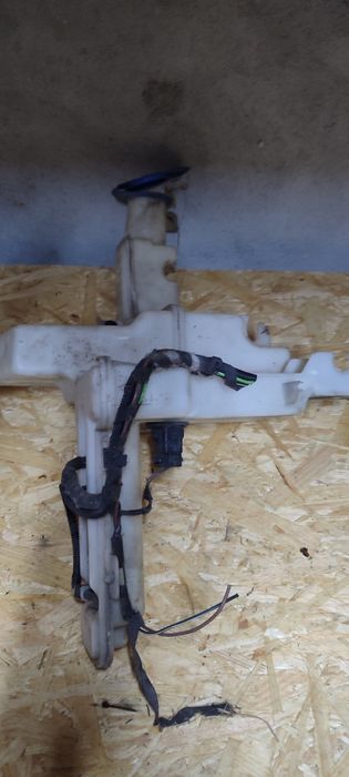 Zbiornik spryskiwaczy VW PASSAT B6 zbiorniczek wszystkie części Passat