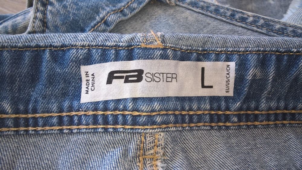 Джинсовые шорты-комбинезон, размер L