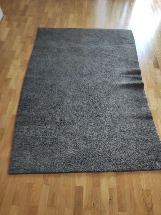 Tapete IKEA cinza