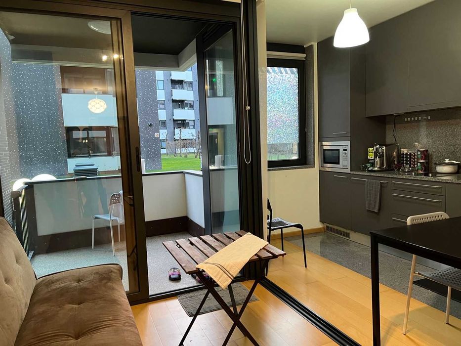 No Mondego Residence T0 com aparcamento, mobilado.