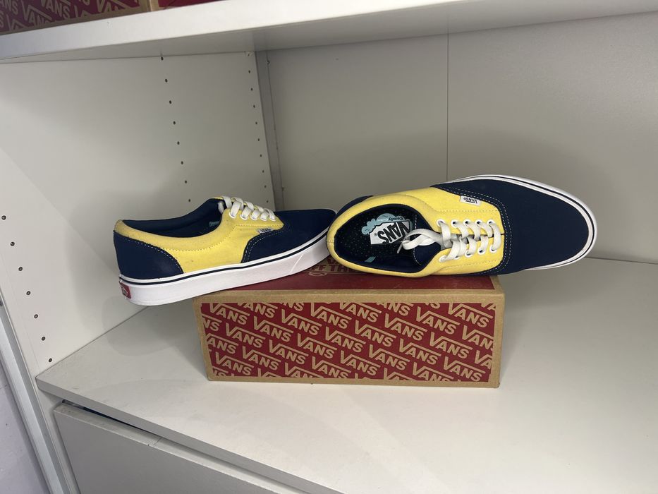 Comfycush  amarelo e azul escuro