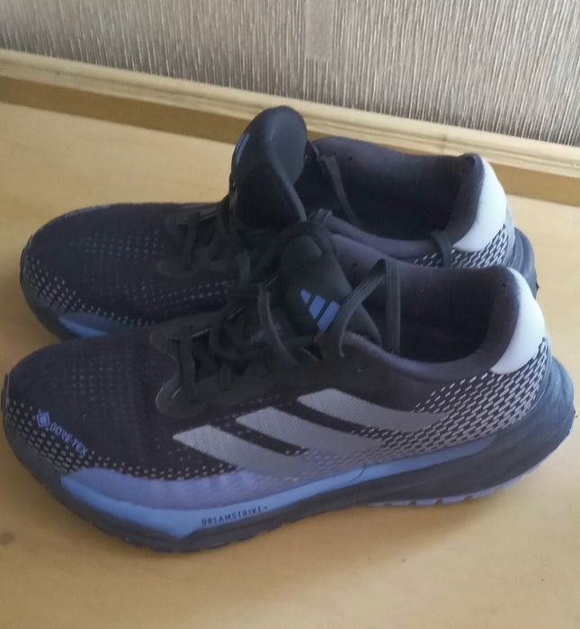 Чоловічі кросівки Adidas-Gore-tex, 42.5 р