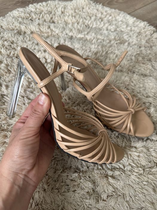 Босоніжки Zara 38р бу в ідеальному стані