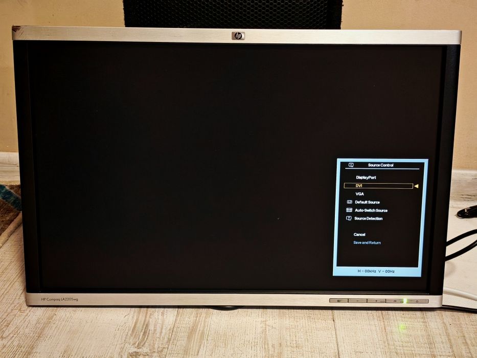 HP LA2205wg monitor
