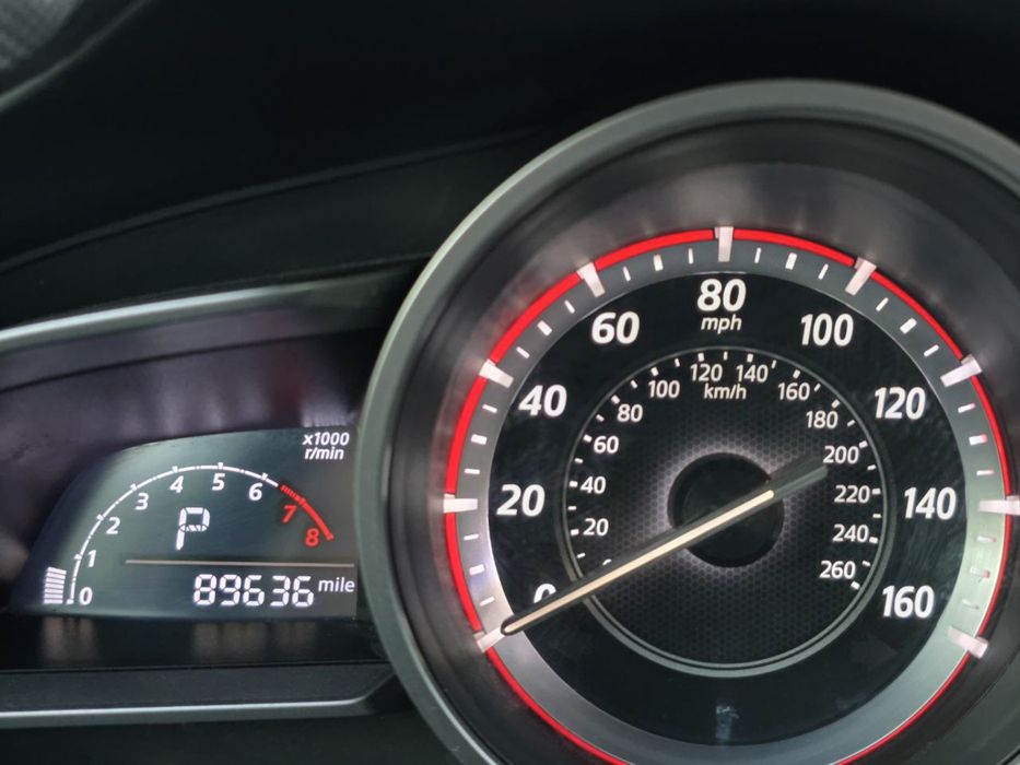 Авто Mazda 3 седан