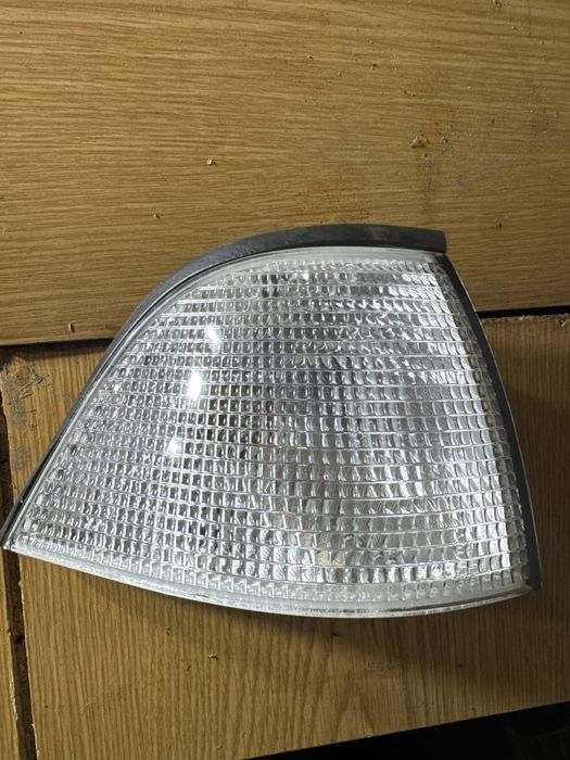 Правий поворот Bmw E36 Купе/Кабріолет Білий