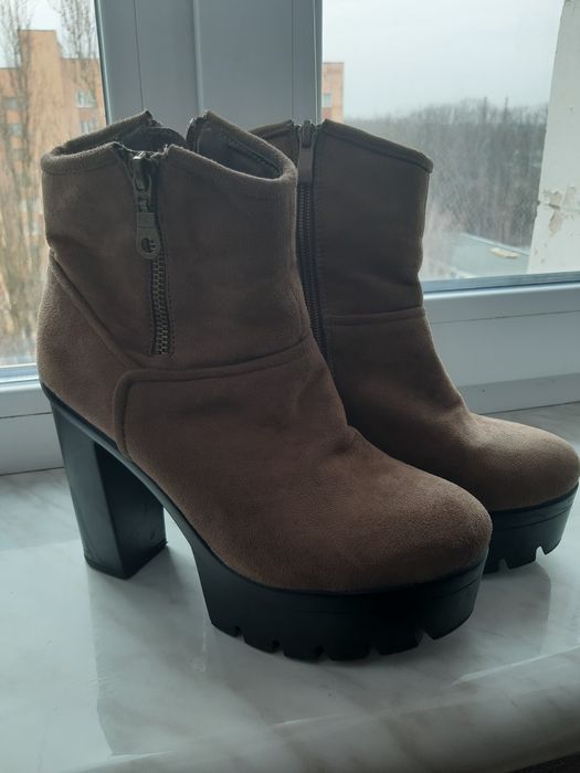 Продам осінні сапожки