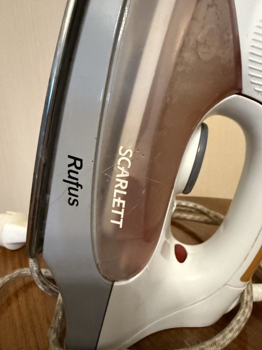 Утюг Scarlett Rufus