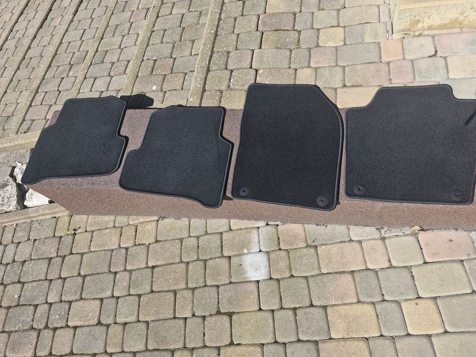 Nowe dywaniki samochodowe