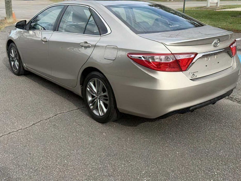 Toyota Camry      2016