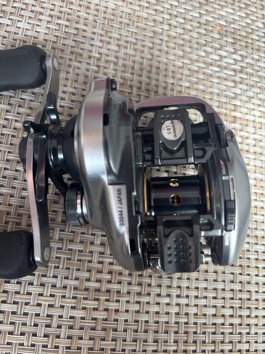 Котушка мультиплікаторна  Shimano Metanium  мульт,бейткастінгова ,кастінгова котушка  japan
