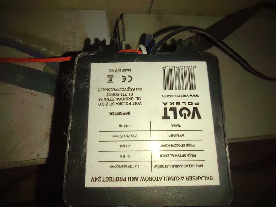 ИБП, безперебойник, инвертор, Volt polska 2500w, 24 В. балансир.