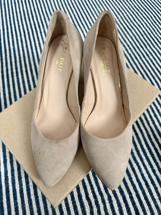 Buty skorzane bezowe r.39