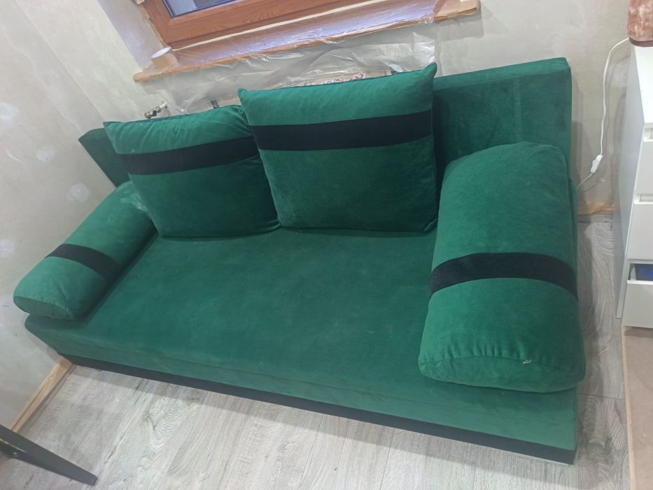 Sofa zielona z funkcją spania