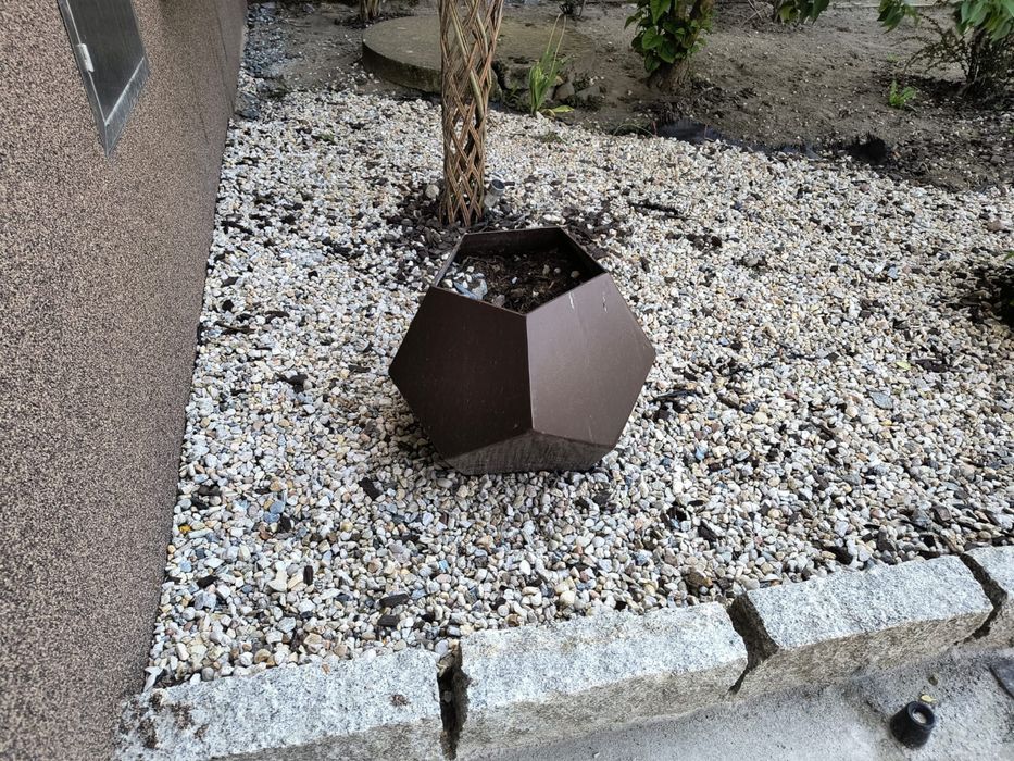 Donice metalowe duze