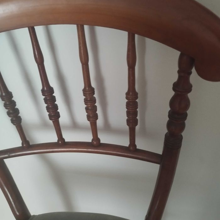 Cadeira Antiga em Madeira para Restauro / Projeto DIY