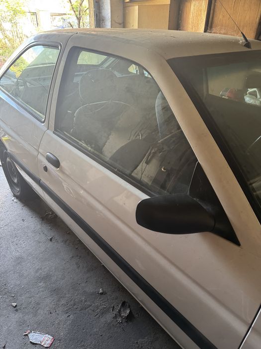 Ford Escort 1.6 Automat 1997 – 2D – 110 tys. km – Garażowany – Do uruchomienia, laweta